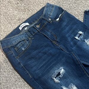 BETWEEN US Distressed Cropped Jeans